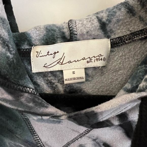 Tye dyed super soft sweatshirt. - Picture 2 of 3